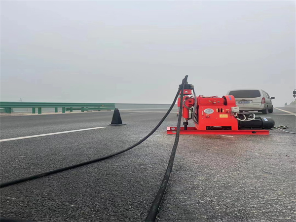 怀仁马路路基路面开裂下沉注浆加固灌浆